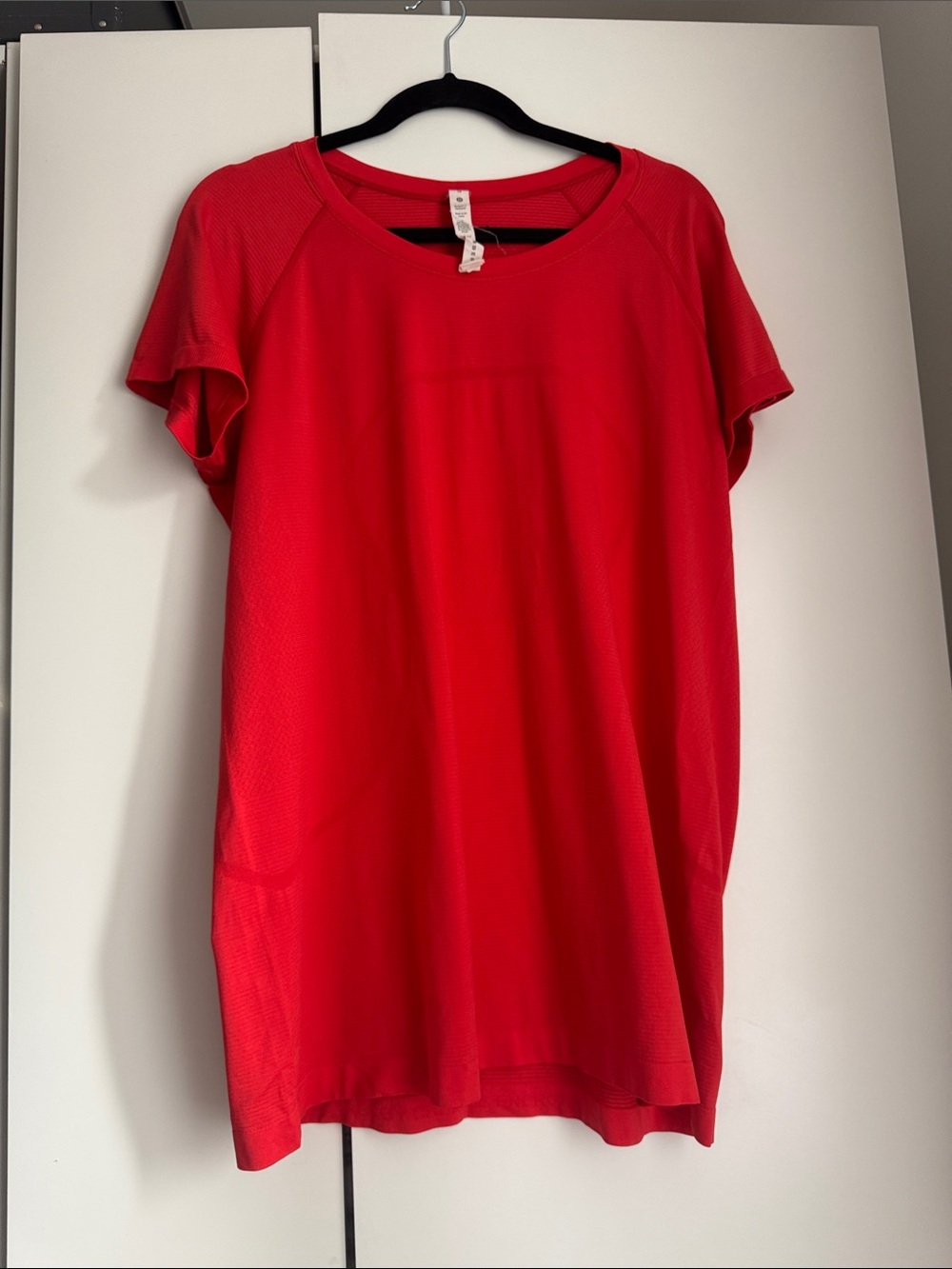 Swiftly Tech Short Sleeve Shirt 2.0 size 18 Carnation Red